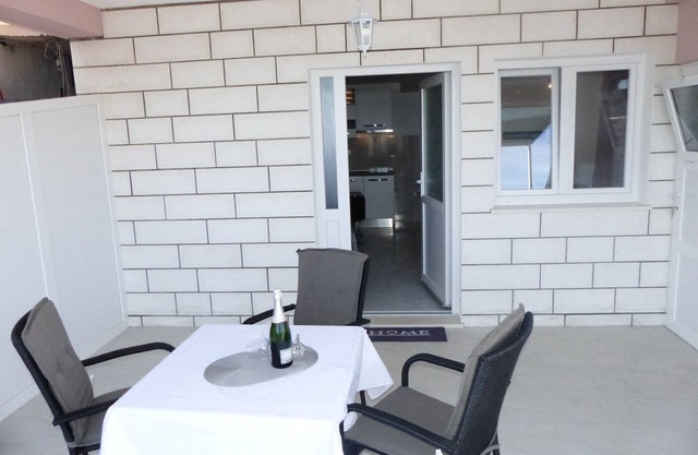 One bedroom apartment with terrace and sea view Cove Saplunara, Mljet (A-12849-c)