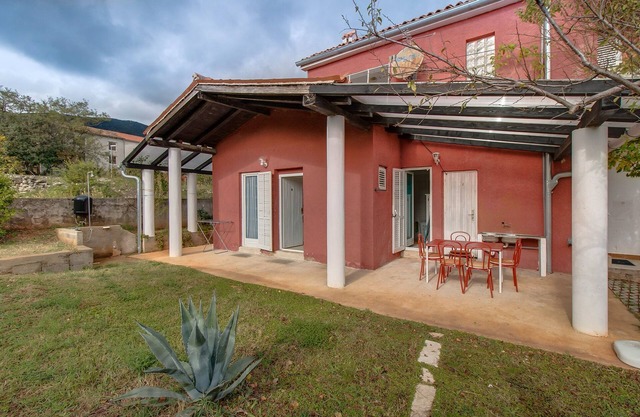 One bedroom apartment with terrace and sea view Nerezine, Lošinj (A-2516-a)