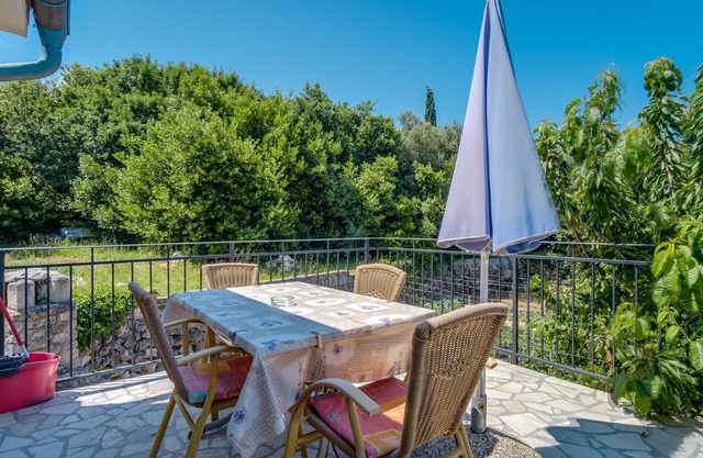 One bedroom apartment with terrace and sea view Nerezine, Lošinj (A-2519-a)