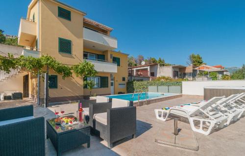 One-Bedroom Apartment In Solin