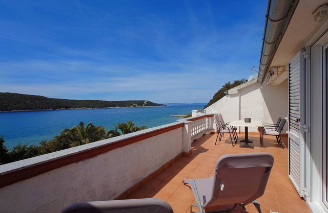 One bedroom apartment near beach Kampor, Rab (A-15310-c)