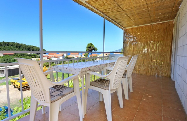 One bedroom apartment with terrace and sea view Žuljana, Pelješac (A-254-b)