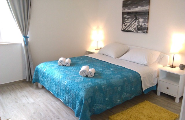 One bedroom apartment with terrace and sea view Kučište - Perna, Pelješac (A-10161-f)