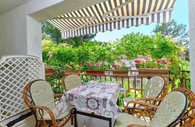 One bedroom apartment with terrace Artatore, Lošinj (A-2509-c)