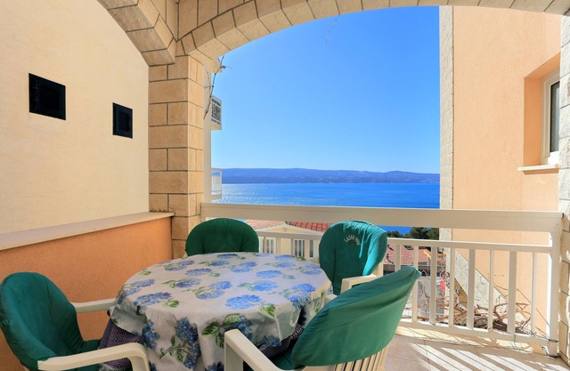One bedroom apartment with terrace and sea view Stanići, Omiš (A-2818-e)