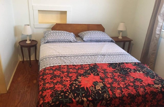 one bedroom Loft Apartment in the heart of Downtown Hilo