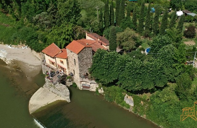One romantic B & B in ancient 13th century Mill on the river Arno near Florence