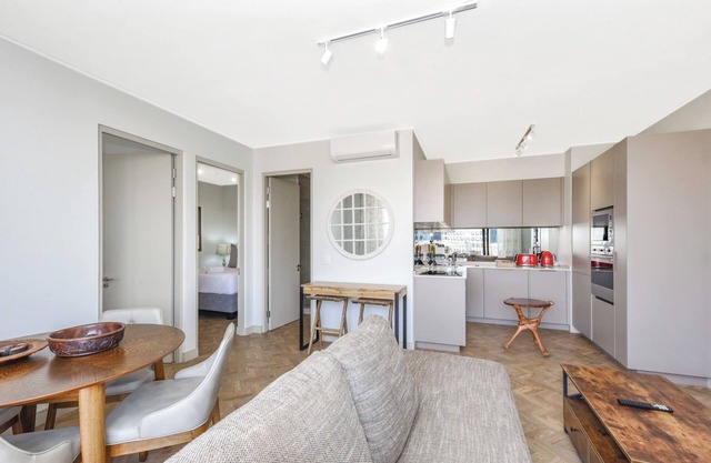 One Rosebank Designer 2BR with Expansive Balcony