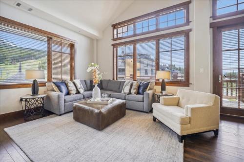 One Ski Hill Place 8424 condo