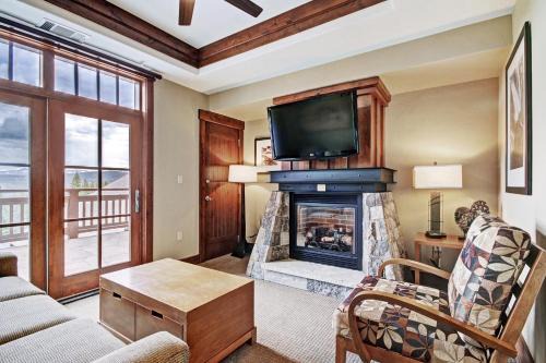 Ski Hill Place 