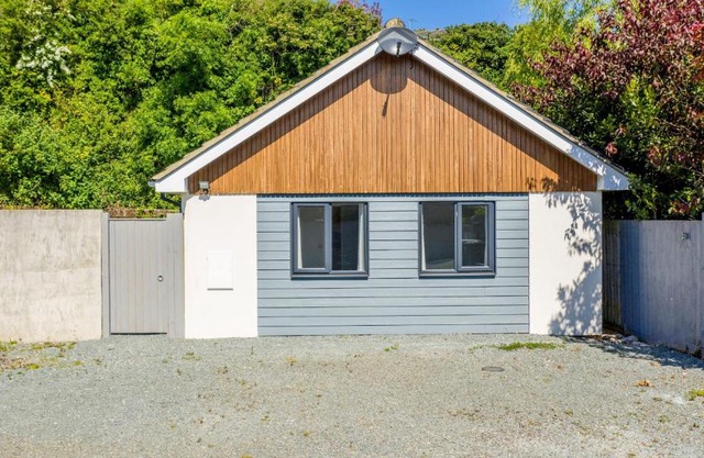 One Tennyson Bungalow