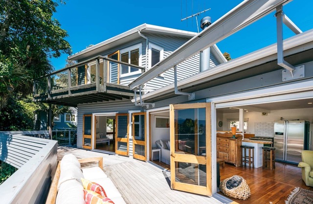 ONETANGI VISTA | Coast & Country | WINTER DEAL - Stay for 4, Pay for 3