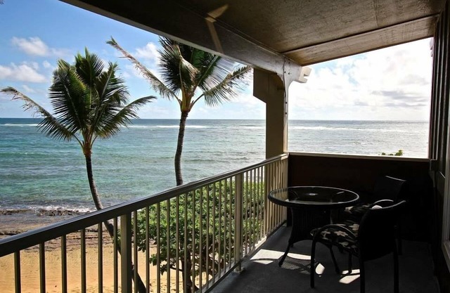 Only thing between you and the ocean is the Beach! Top Floor, unobstructed view