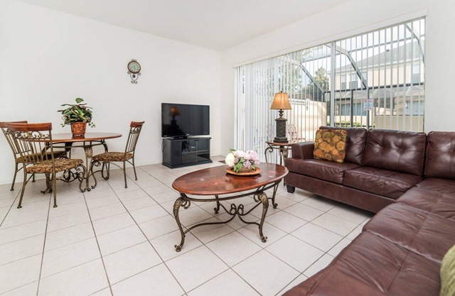 OP7652 Windsor Hills 3 Bedroom Private Pool Townhome