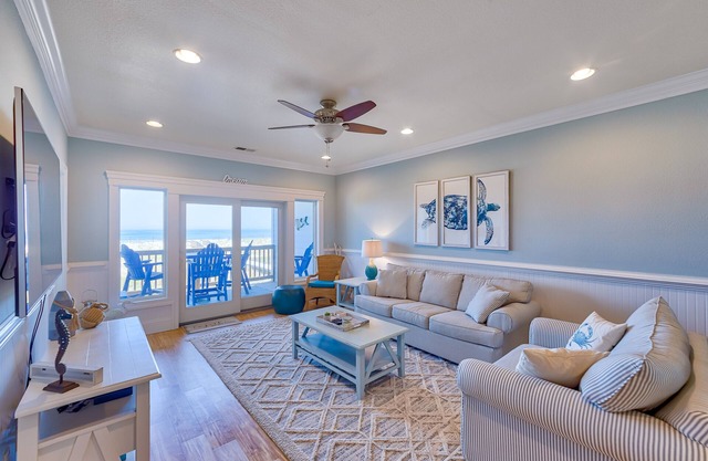 Open, beautiful ocean-view home with pool, hot tub & lanai - snowbird-friendly