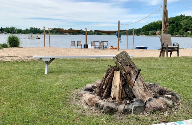 Openings in October! Lake House near Grand Rapids ~ Sandy Beach ~Fishing