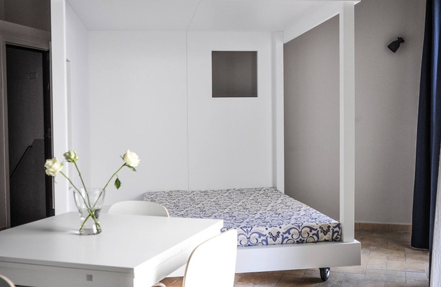 Openspace studio apartment in the historic center of Catania