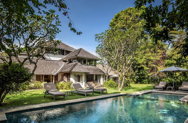 Orchard House - Hidden Oasis in Central Seminyak
