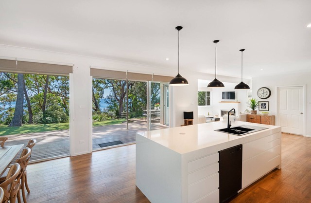 Orions Ultimate Oasis: Absolute Beachfront Retreat
