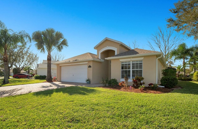 Orlando Area 4 BR/3 BA Villa - Pool, Spa, Game Room, Wi-Fi, Gated Community