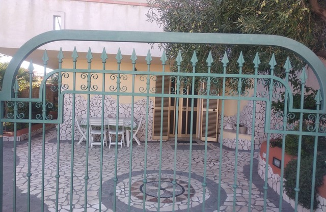 Orosei apartment for 4 people, two bedrooms, large garden