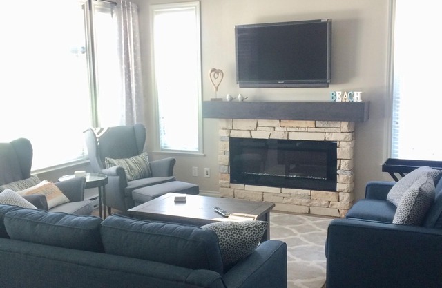 Osoyoos Beachside Cottage *Almost lakefront!* #83