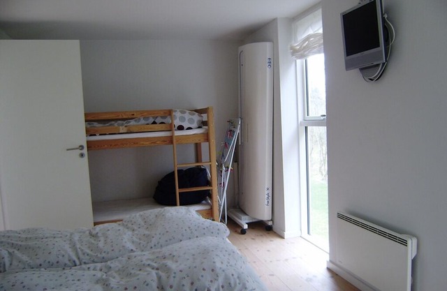 Øster Assels. 135m2 lovely 2-plan holiday house. Just 300m. to the beach.