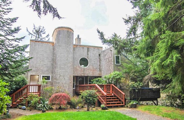 Otter Rock Hideaway Home