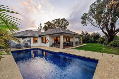 Our Escape - Coastal Poolside Haven in Dunsborough