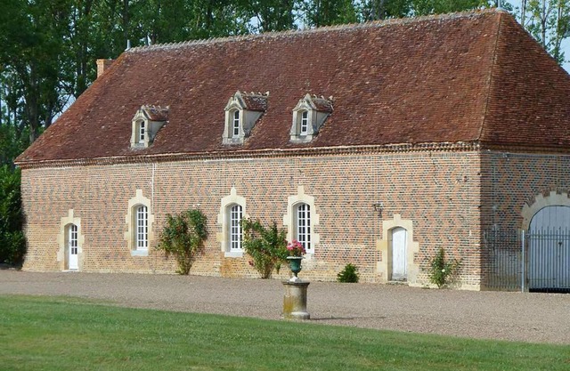Outbuilding of a listed 16th century ch teau