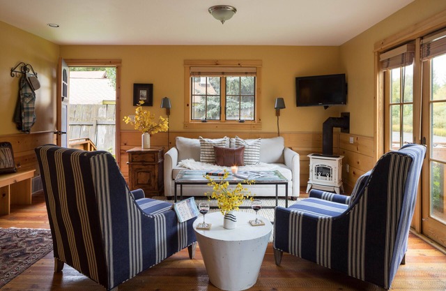 Outpost: Creekside Alpine Cottage Five