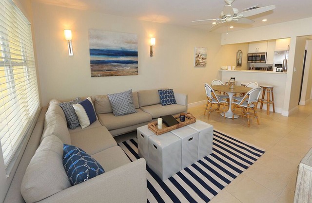 Outrigger Resort #8: 1 BR / 1 BA Condo on Longboat Key by RVA, Sleeps 2