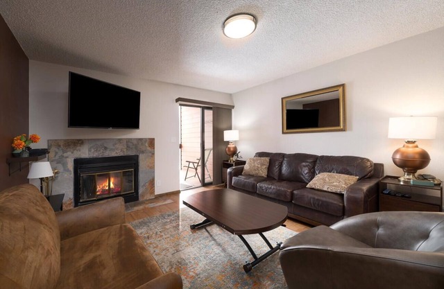 Outstanding Amenities! Stunning Views! Perfect Location!