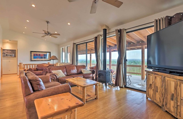 Overgaard Cabin w/Pool Table & Incredible View