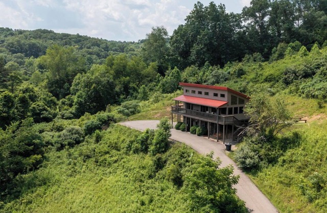 Overlook - Hosted by The Chalets