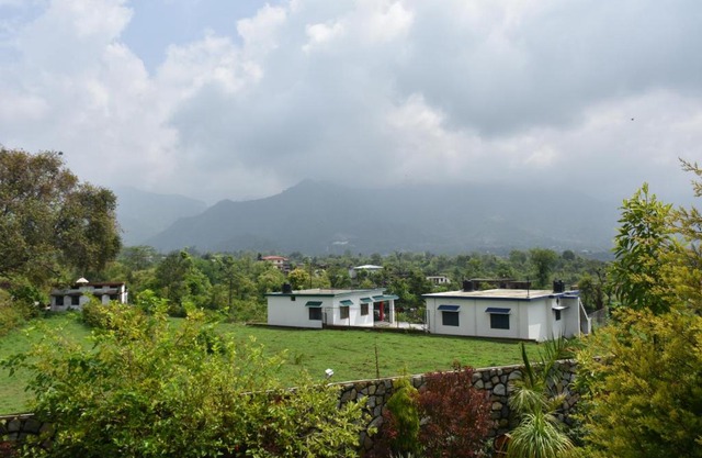 Oxygen Home Stay - Six Bedroom Set