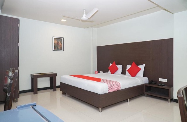 OYO 3452 Hotel Coconut Grove