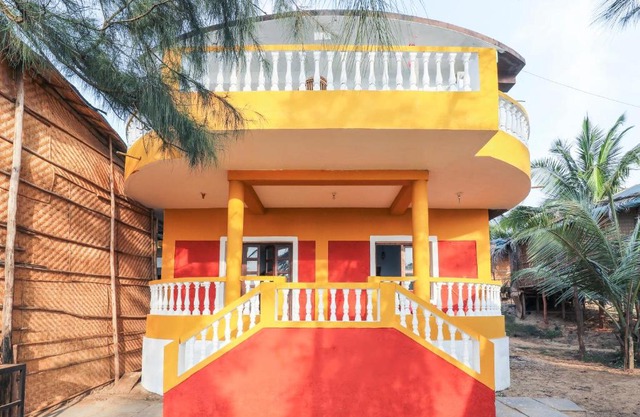 OYO 64372 Dolphin Beach Resort