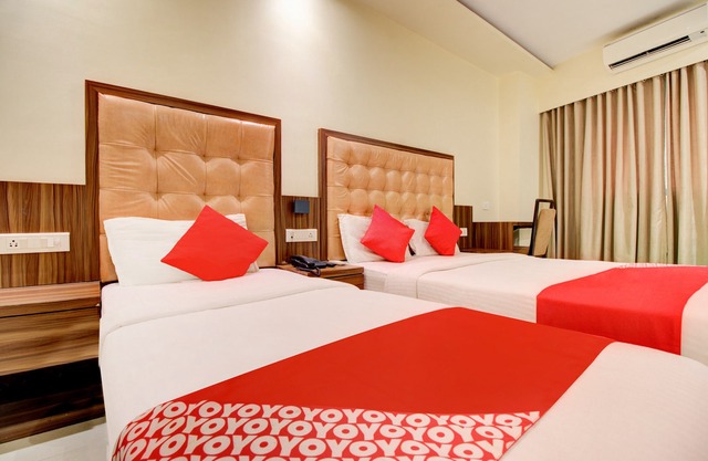 OYO 65661 Hotel Emerald Inn