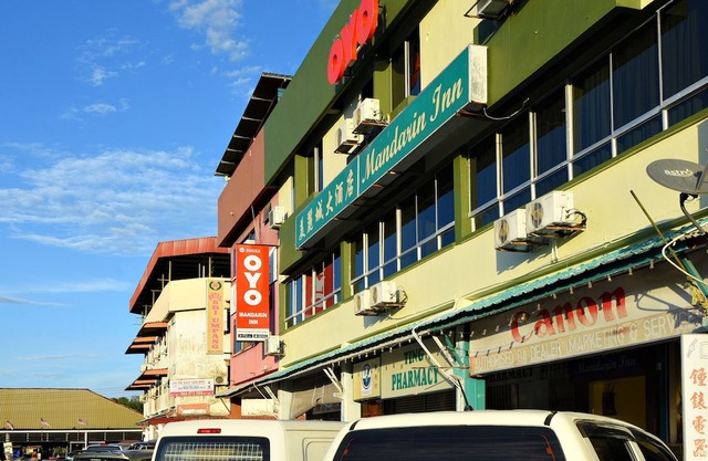 OYO 90052 Mandarin Inn