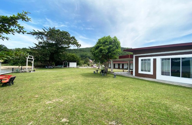 OYO 90317 Ambong Bay Resthouse