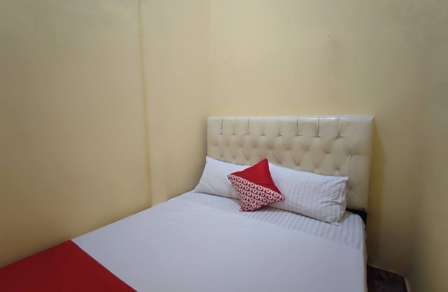 OYO 93591 Penginapan Dvn & Tmy Pangkalan Balai