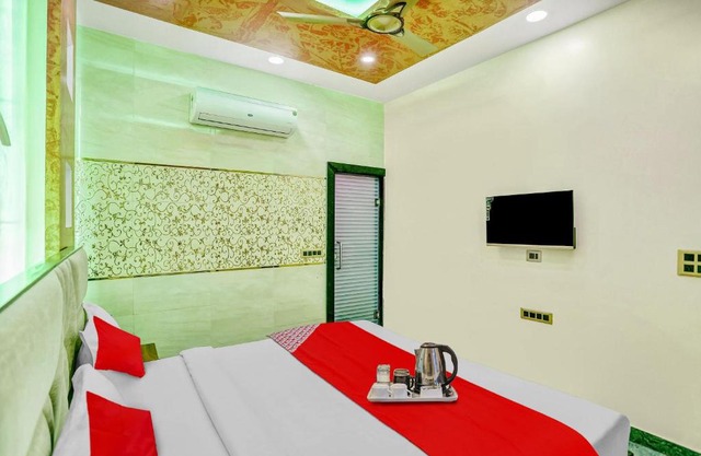 OYO Flagship 70194 Dusky Hotel Restaurant