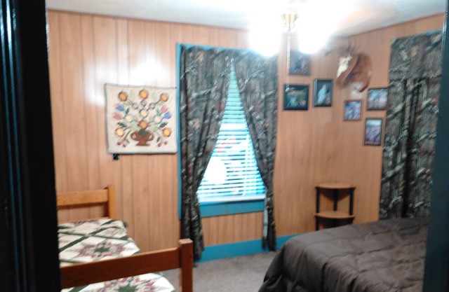 Pa Pa's Cabin at Monterrey Park and Boat Launch area, Lake Sam rayburn