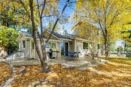 Palisade Wine Country Retreat with Furnished Patio!