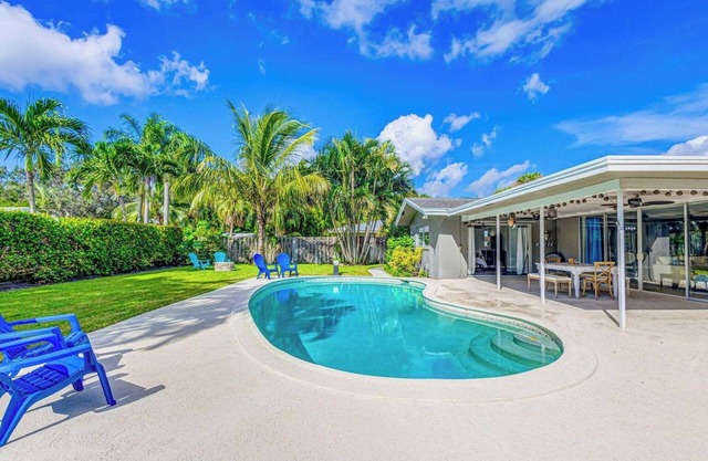 Palm Beach Gardens Home w/Pool! n"The Green Lionfish"
