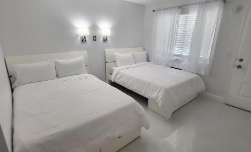 Palm Breeze Hotel