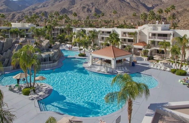 Palm Canyon Resort - Palm Springs, CA. 1 Bedroom Villa, 1 Bath. Sleeps 4