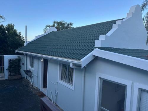 Palm Drive Cottage