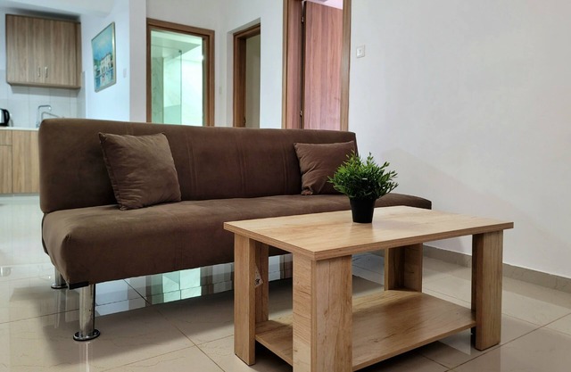 Palm Sea Suite 17